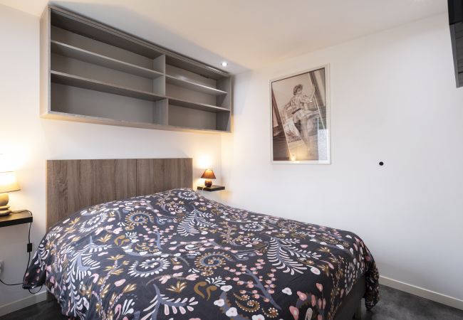 Chalet in Vittel - Small chalet with terrace near the city centre (with parking) : Chalet Grace De Capitani Chalet in Vittel - Small chalet with terrace near the city centre (with parking) : Chalet Grace De Capitani