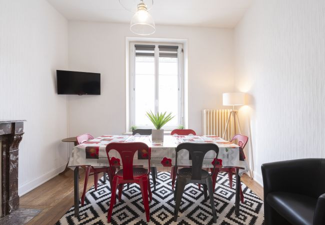Apartment in Vittel - Noa : 2 bedroom flat in the city centre of Vittel (Balcony and free parking) Apartment in Vittel - Noa : 2 bedroom flat in the city centre of Vittel (Balcony and free parking)