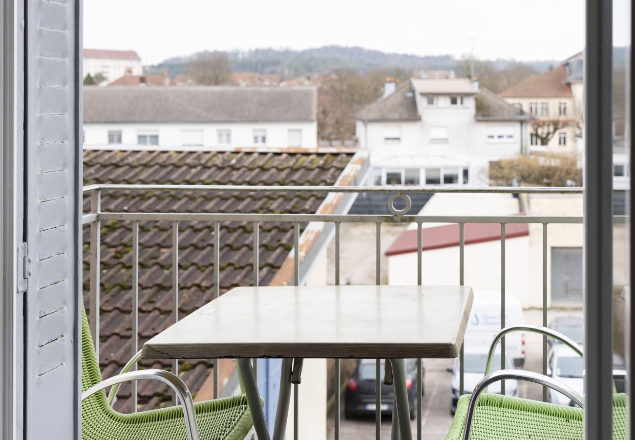 Apartment in Vittel - Noa : 2 bedroom flat in the city centre of Vittel (Balcony and free parking)