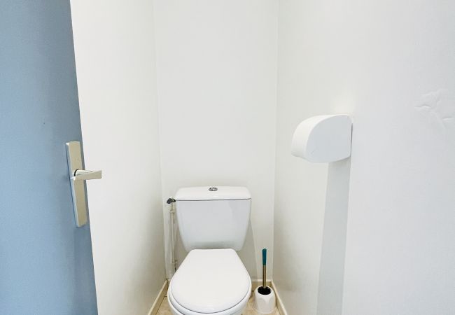 Studio in Bains-les-Bains - Musset : Nice flat at 300 meters from the entrance of the thermal baths (Parking) Studio in Bains-les-Bains - Musset : Nice flat at 300 meters from the entrance of the thermal baths (Parking)