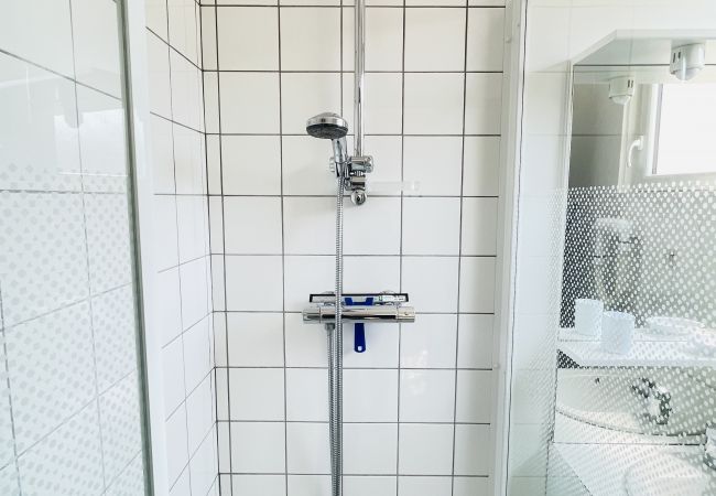 Studio in Bains-les-Bains - Musset : Nice flat at 300 meters from the entrance of the thermal baths (Parking) Studio in Bains-les-Bains - Musset : Nice flat at 300 meters from the entrance of the thermal baths (Parking)