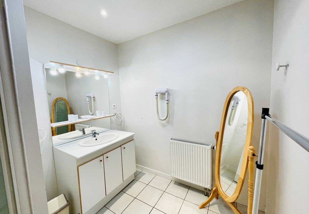 Apartment in Bains-les-Bains - Porthos : Appartement à 300 mètres des thermes (Parking gratuit)