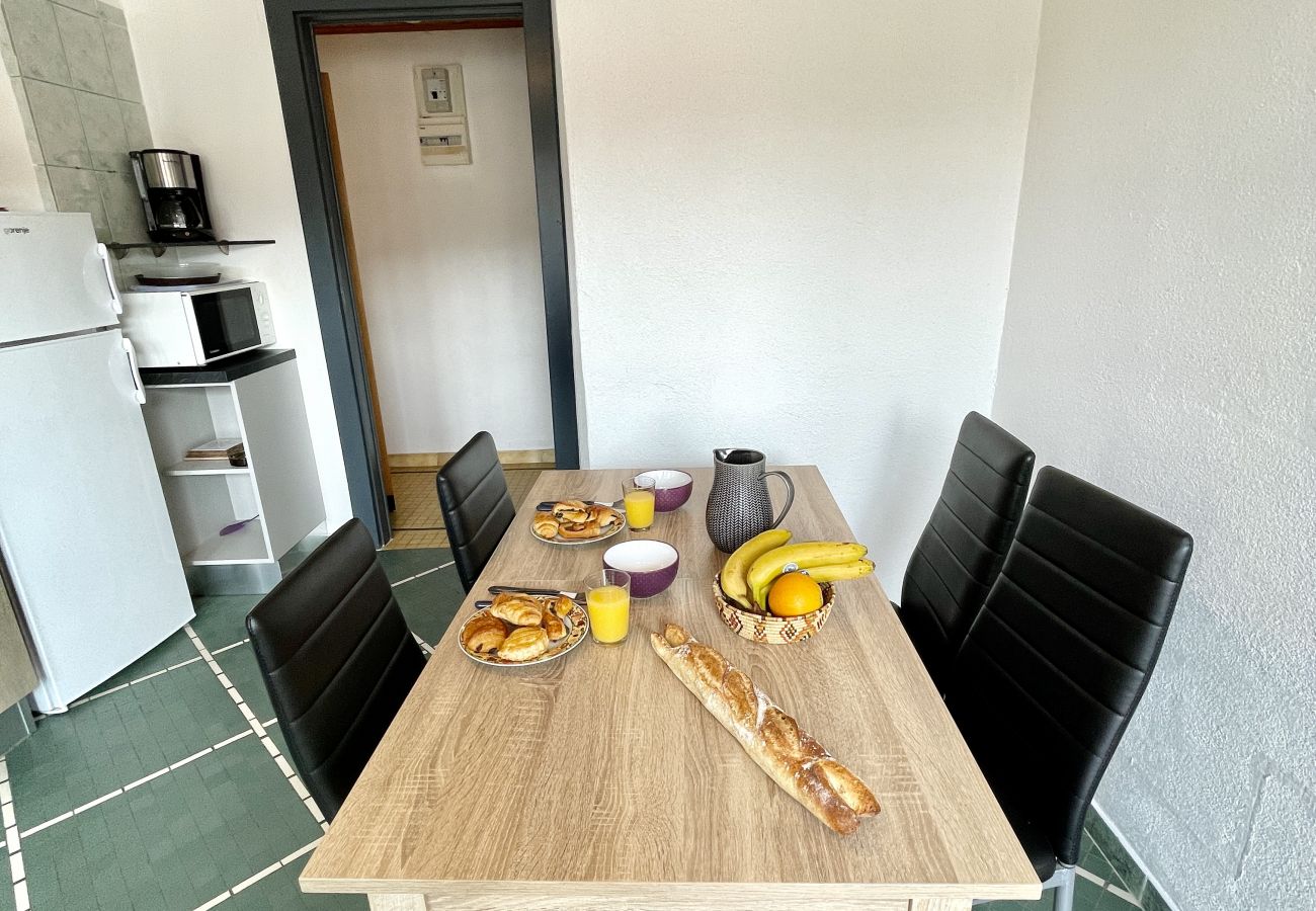 Apartment in Bains-les-Bains - Appartement Haut Droite 