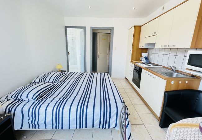 Studio in Bains-les-Bains - Jean De La Fontaine : Studio near the Thermes de Bains les Bains Studio in Bains-les-Bains - Jean De La Fontaine : Studio near the Thermes de Bains les Bains