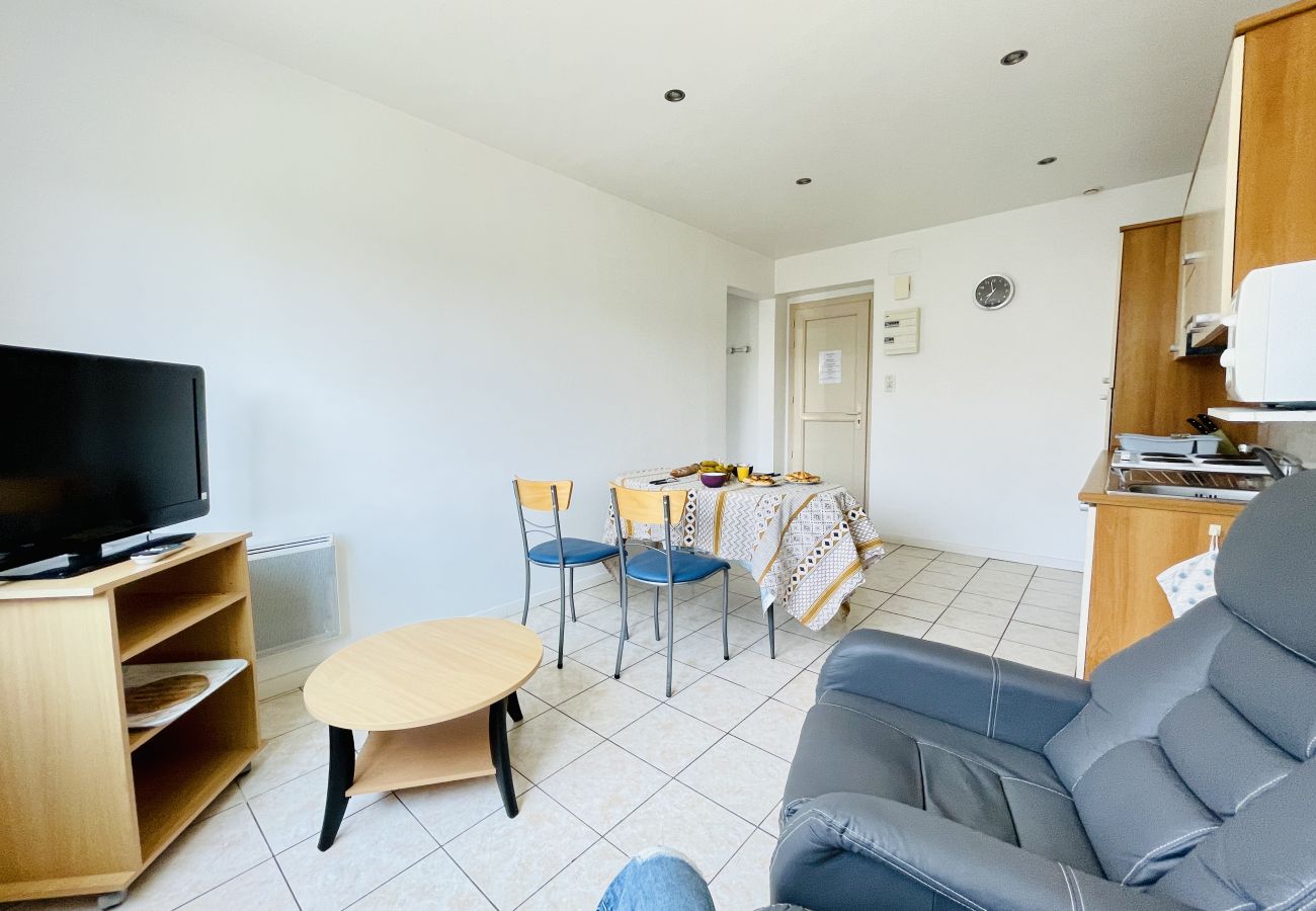 Apartment in Bains-les-Bains - Rimbaud: Apartment 300 metres from the thermal baths (public parking)