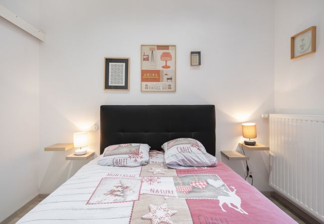 Appartement à Vittel - Jean Reno: Appartement rez de chaussé dans une maison charmante (avec parking) Appartement à Vittel - Jean Reno: Appartement rez de chaussé dans une maison charmante (avec parking)