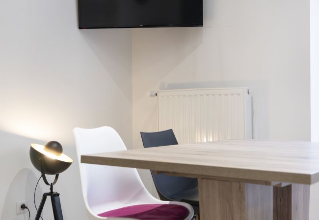 Appartement à Vittel - Jean Reno: Appartement rez de chaussé dans une maison charmante (avec parking) Appartement à Vittel - Jean Reno: Appartement rez de chaussé dans une maison charmante (avec parking)