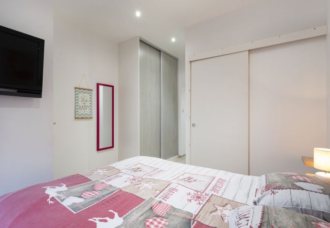 Appartement à Vittel - Jean Reno: Appartement rez de chaussé dans une maison charmante (avec parking) Appartement à Vittel - Jean Reno: Appartement rez de chaussé dans une maison charmante (avec parking)