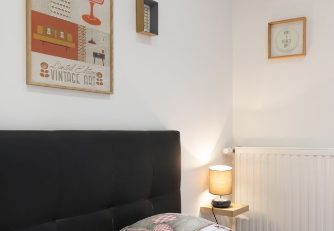 Appartement à Vittel - Jean Reno: Appartement rez de chaussé dans une maison charmante (avec parking) Appartement à Vittel - Jean Reno: Appartement rez de chaussé dans une maison charmante (avec parking)