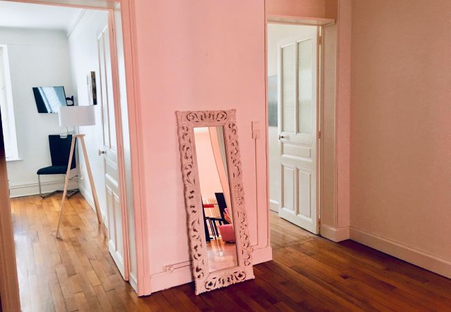 Appartement à Vittel - Louis : Charmant appartement 2 chambres dans le centre de Vittel (Parking gratuit) Appartement à Vittel - Louis : Charmant appartement 2 chambres dans le centre de Vittel (Parking gratuit)