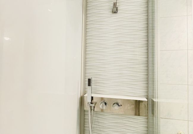 Appartement à Bains-les-Bains - Gambetta : Sympathique appartement situé à 350 mètres des thermes (Parking) Appartement à Bains-les-Bains - Gambetta : Sympathique appartement situé à 350 mètres des thermes (Parking)