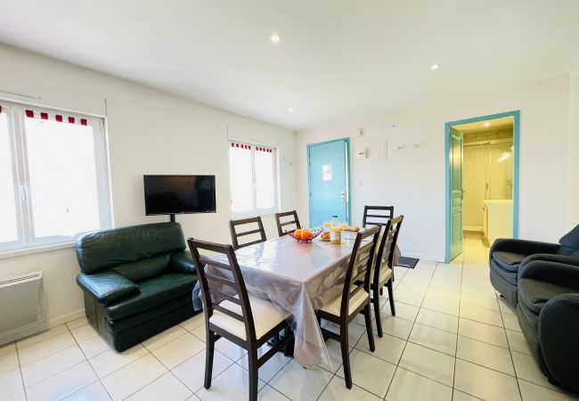 Appartement à Bains-les-Bains - Gambetta : Sympathique appartement situé à 350 mètres des thermes (Parking) Appartement à Bains-les-Bains - Gambetta : Sympathique appartement situé à 350 mètres des thermes (Parking)