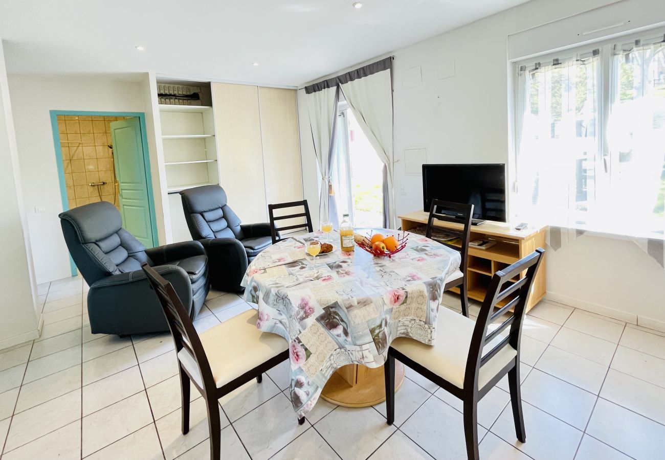 Appartement à Bains-les-Bains - Pasteur : Appartement charmant 2 chambres proche des thermes  