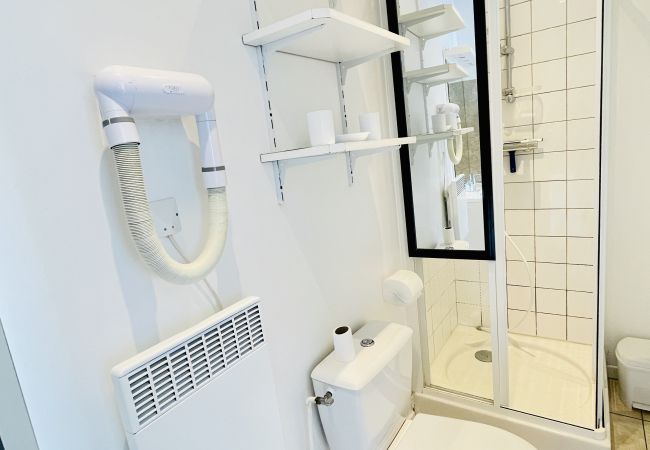 Appartement à Bains-les-Bains - Valery : Appartement à 300 mètres des thermes (Parking Public et illimité) Appartement à Bains-les-Bains - Valery : Appartement à 300 mètres des thermes (Parking Public et illimité)