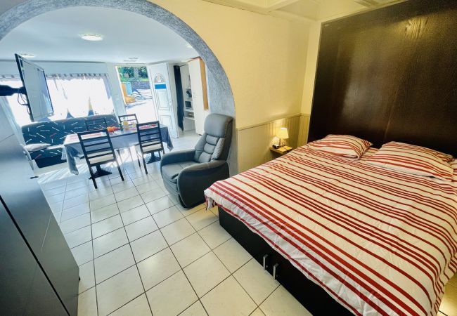 Appartement à Bains-les-Bains - Henry 4 : Appartement charmant avec terrasse (et parking) Appartement à Bains-les-Bains - Henry 4 : Appartement charmant avec terrasse (et parking)