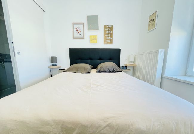 Appartement à Vittel - Romy Schneider : Charmant appartement avec une chambre séparée en coeur de ville (parking et balcon) Appartement à Vittel - Romy Schneider : Charmant appartement avec une chambre séparée en coeur de ville (parking et balcon)