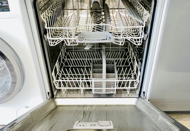 Appartement à Vittel - Romy Schneider : Charmant appartement avec une chambre séparée en coeur de ville (parking et balcon) Appartement à Vittel - Romy Schneider : Charmant appartement avec une chambre séparée en coeur de ville (parking et balcon)