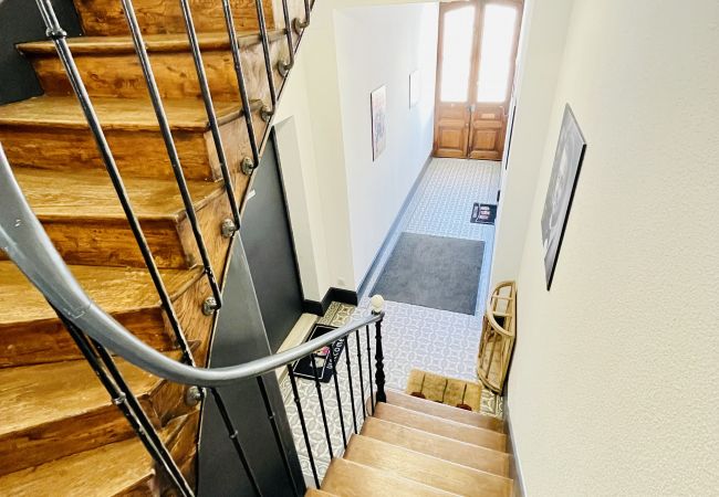 Appartement à Vittel - Romy Schneider : Charmant appartement avec une chambre séparée en coeur de ville (parking et balcon) Appartement à Vittel - Romy Schneider : Charmant appartement avec une chambre séparée en coeur de ville (parking et balcon)